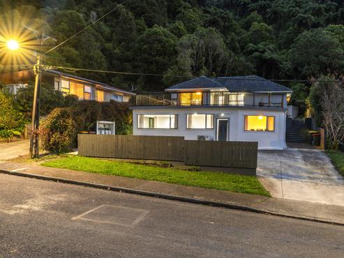 70 Sunny Grove, Wainuiomata