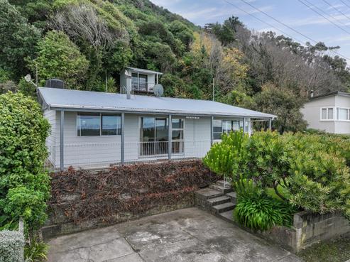 16 Moody Street, Gore Bay