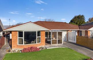 2/9 Lombard Place, Avonhead