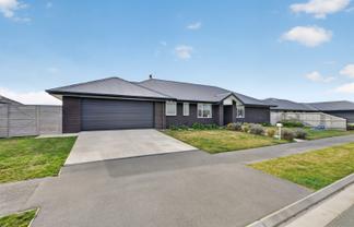 54 Graeme Foote Street, Darfield