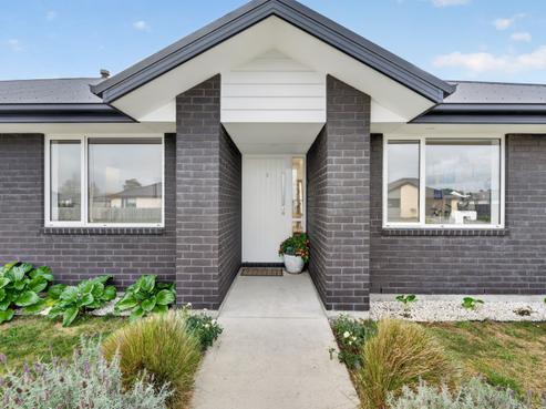54 Graeme Foote Street, Darfield