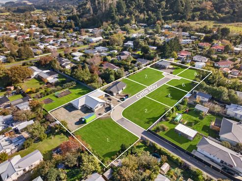 2 Lyttle Way, Featherston