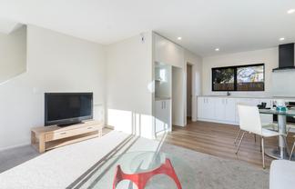 2/11 Hulbert Street, Linwood