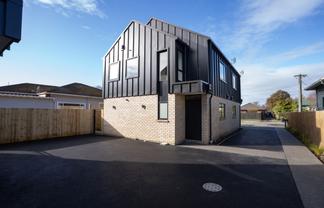 2/11 Hulbert Street, Linwood