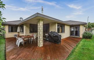 15 Delta Mews Place, Clive
