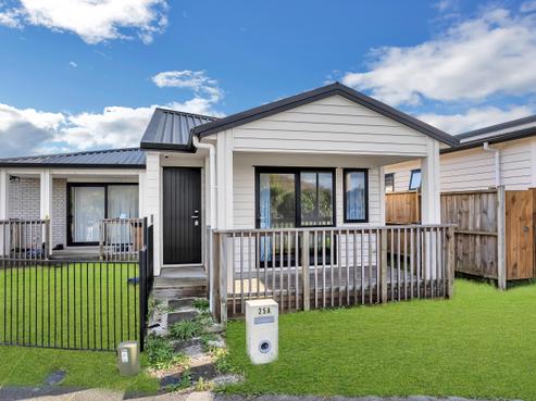 25A Tributary Parade, Karaka