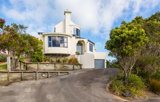 10 Signallers Grove, Strathmore Park