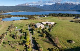 73 Holmwood Road, Manapouri