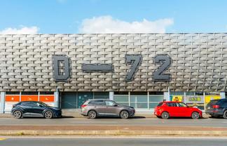Modern Showroom Space with Parking