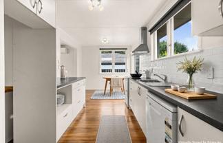 14 Lipscombe Crescent, Havelock North