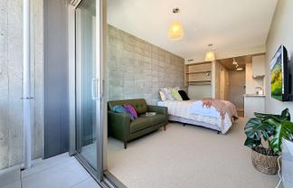 204A/2 Campbell Terrace, Petone