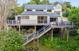 34 Castleton Drive, Mellons Bay