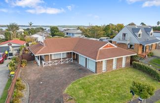 12 Hadley Wood Drive, Wattle Downs