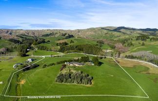 143 Pond Road, Raglan