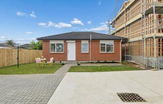 23 Desmond Place, Otara