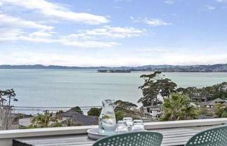5 Colmar Road, Mellons Bay
