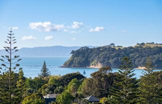 772 Whangaparaoa Road, Manly