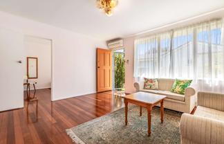 2/11 Preston Avenue, Mount Albert