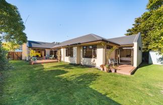 14 Batt Street, West End