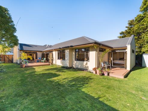 14 Batt Street, West End