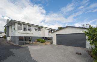 17 Hilltop Road, Parkvale