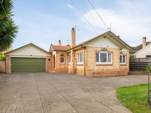 8 Knighton Road, Hillcrest