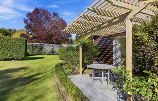 828 Ridge Road, Riverhead