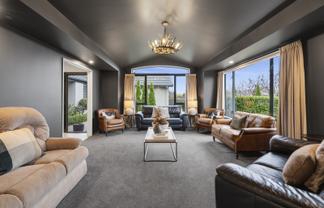 5 Aratia Way, Richmond