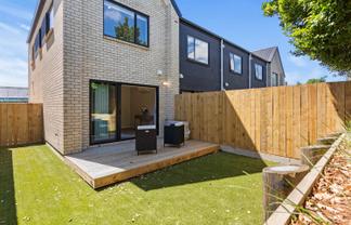 10/125B Metcalfe Road, Ranui