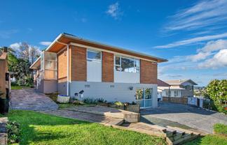 13 Oakland Avenue, Woodhill