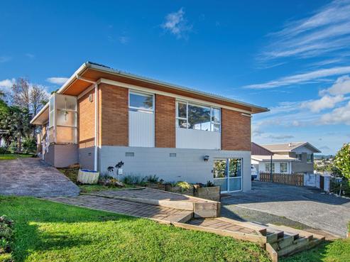 13 Oakland Avenue, Woodhill