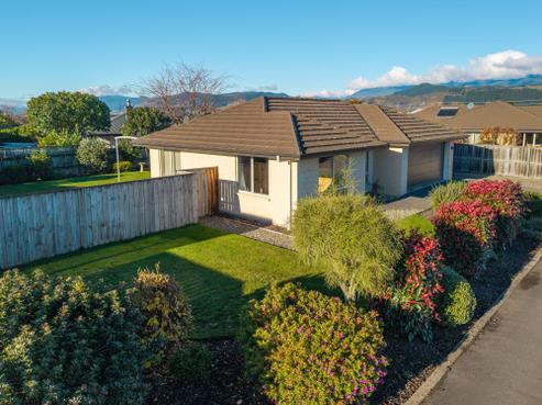 14A Ernest Place, Brightwater