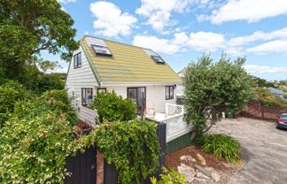 2/16 Fairlands Avenue, Waterview