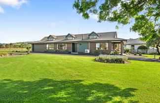 2 Bays Road, Orere Point