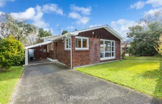 4 Dowling Grove, Silverstream