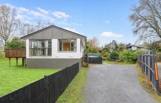12A Lorraine Place, Glenview