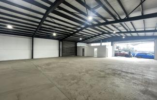 300sqm Warehouse + Secure Yard Combo