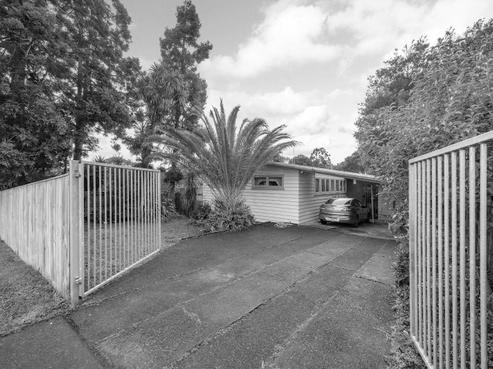 31 Taipari Road, Te Atatu Peninsula