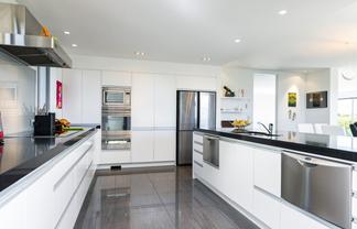 7 Golf View Close, Fairhall