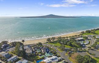 2 Seabreeze Road, Devonport