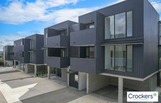 3/5 Treasure Lane, Te Atatu South