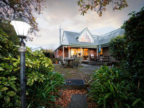570 Featherston Street, Roslyn