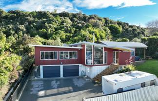 56A Moana Road, Okitu