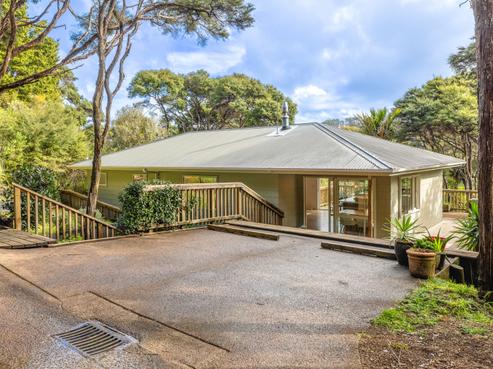 52 Crescent Road East, Ostend