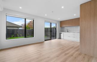 2/25 Boyce Crescent, Cambridge