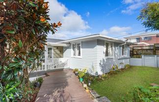 1 McIlroy Avenue, Hillsborough