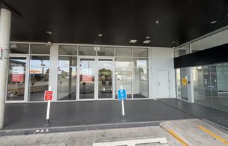 Lincoln Road Retail/Showroom