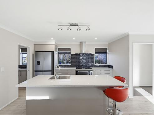 9 Crest Place, Rolleston