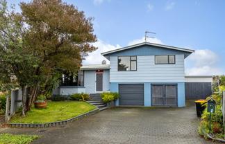 21 Newbourne Cresent, Redwoodtown