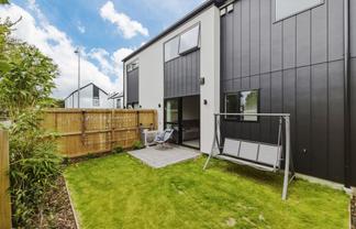 2/11 Brockworth Place, Riccarton